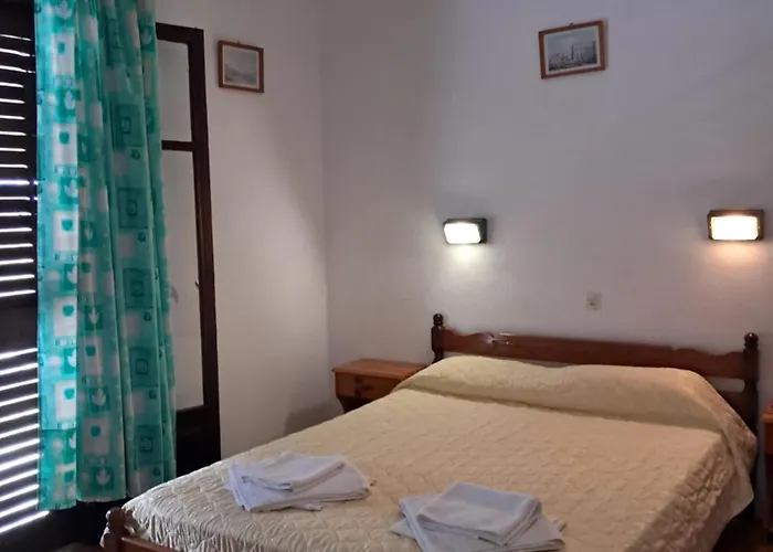Camelia Studios Skiathos Town
