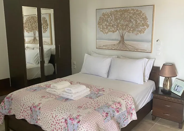GoldenHill Studios&apartments